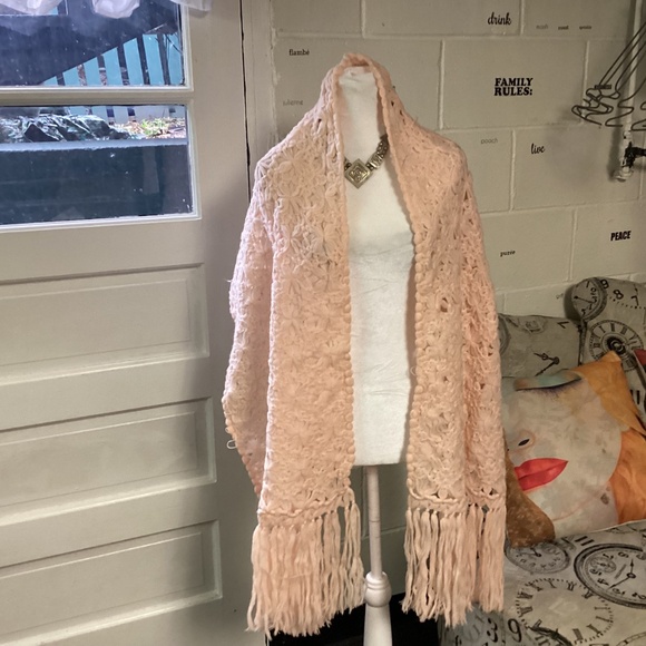 Pink SPRING FLUFFY SHAWL. - Picture 3 of 5